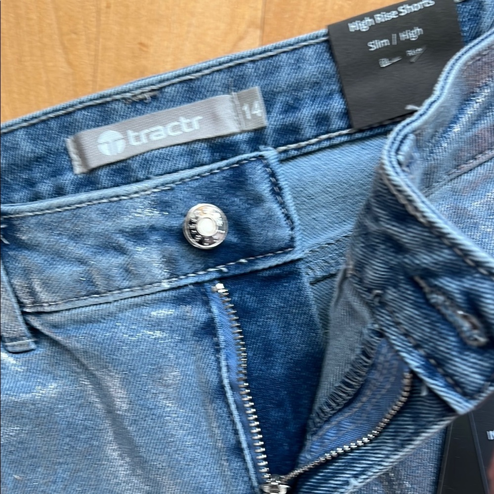 🩶14Jr High Rise Slim Fit Metallic Foil Fray Hem Denim Shorts by Tractr | Indigo - Picture 7 of 17